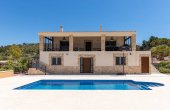 3-6685/1053, 5 Bedroom 3 Bathroom Villa in Novelda