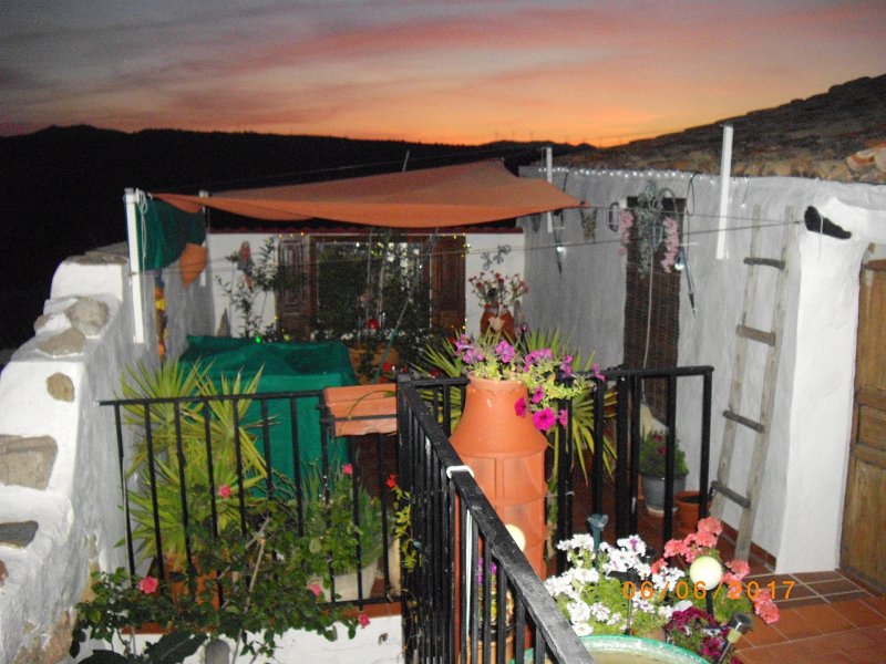 6 Bedroom 3 Bathroom Townhouse in Teresa De Cofrentes