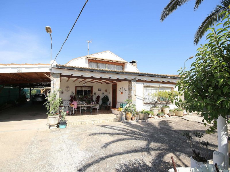 4 Bedroom 2 Bathroom Villa in Caudete