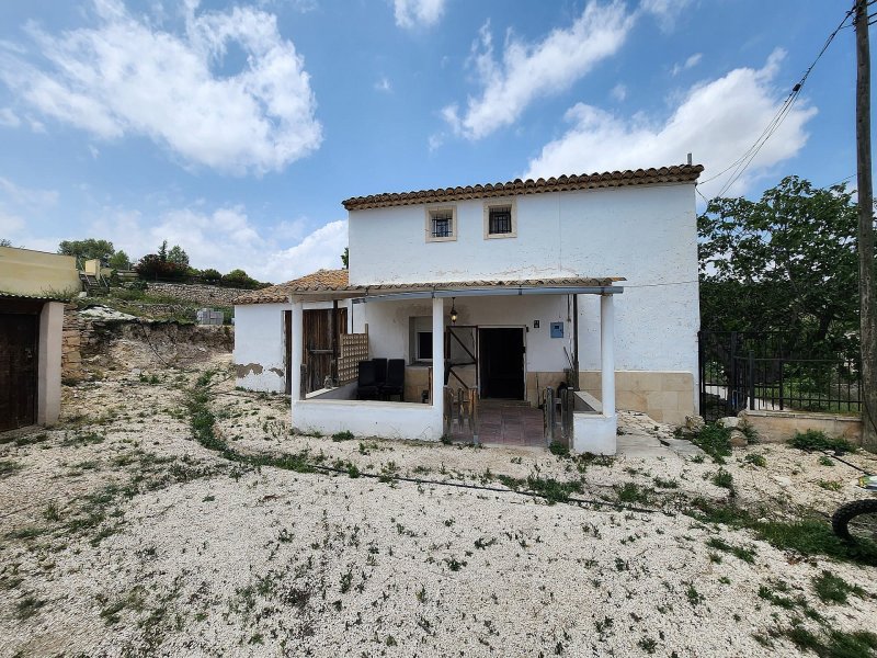 5 Bedroom 3 Bathroom Country house in Monovar