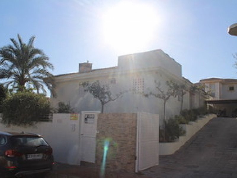 4 Bedroom 2 Bathroom Villa in Fortuna